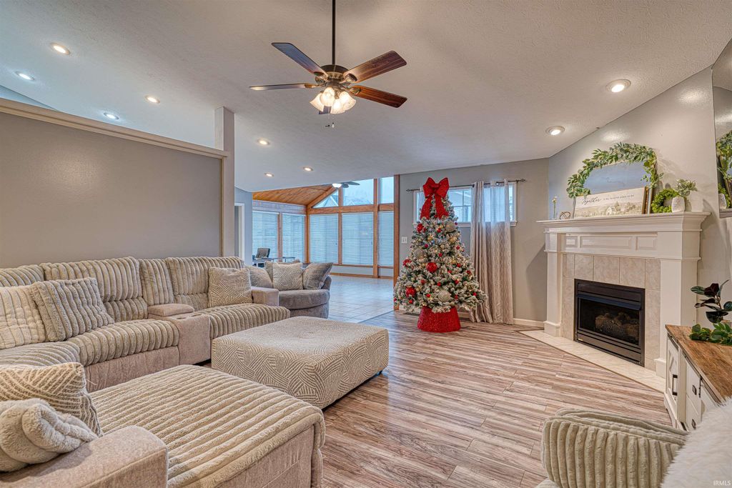 Photo of 3634 Grinell Drive, Evansville, IN 47711 (MLS # 202548160)