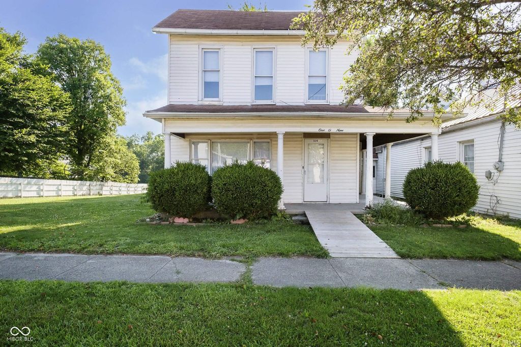 Photo of 107 N Us Highway 27 Street, Fountain City, IN 47341 (MLS # 202549244)