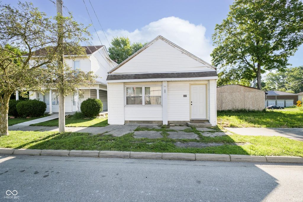 Photo of 107 N Us Highway 27 Street, Fountain City, IN 47341 (MLS # 202549244)