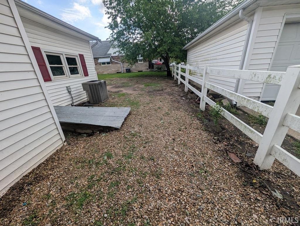 Photo of 279 W Spring Street, Bloomfield, IN 47424 (MLS # 202616830)