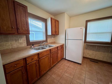 Tiny photo for 816 E Dixon Street, Kokomo, IN 46901 (MLS # 202540675)
