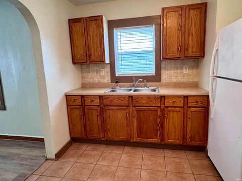 Tiny photo for 816 E Dixon Street, Kokomo, IN 46901 (MLS # 202540675)