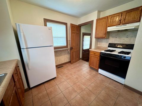 Tiny photo for 816 E Dixon Street, Kokomo, IN 46901 (MLS # 202540675)