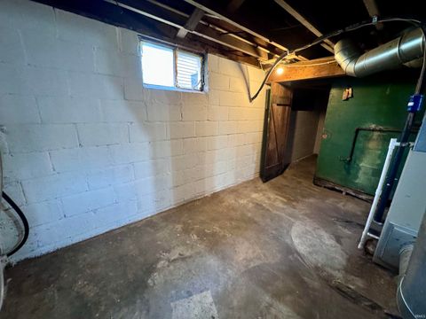 Tiny photo for 816 E Dixon Street, Kokomo, IN 46901 (MLS # 202540675)