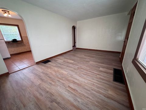 Tiny photo for 816 E Dixon Street, Kokomo, IN 46901 (MLS # 202540675)