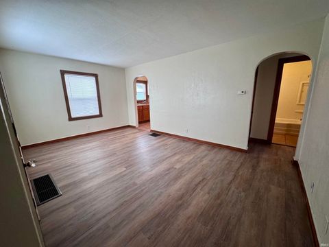 Tiny photo for 816 E Dixon Street, Kokomo, IN 46901 (MLS # 202540675)