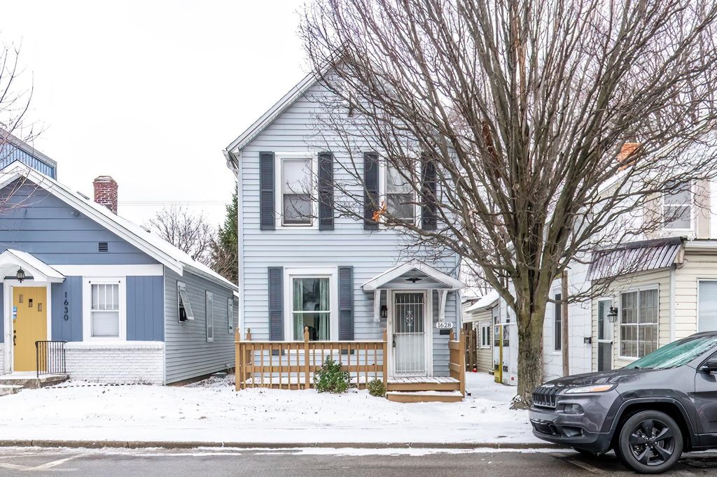 Photo of 1628 N Wells Street, Fort Wayne, IN 46808 (MLS # 202601787)