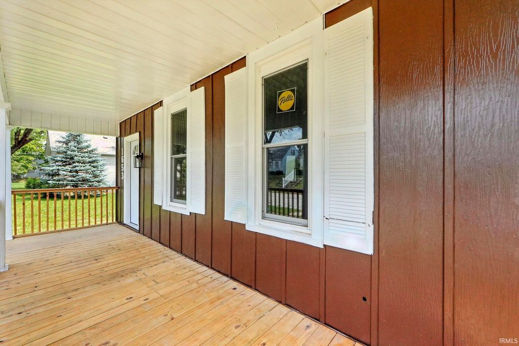 Photo of 1653 Rosemont Drive, Fort Wayne, IN 46808 (MLS # 202549651)