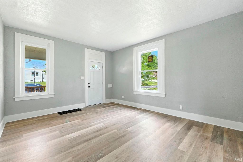 Photo of 1653 Rosemont Drive, Fort Wayne, IN 46808 (MLS # 202549651)