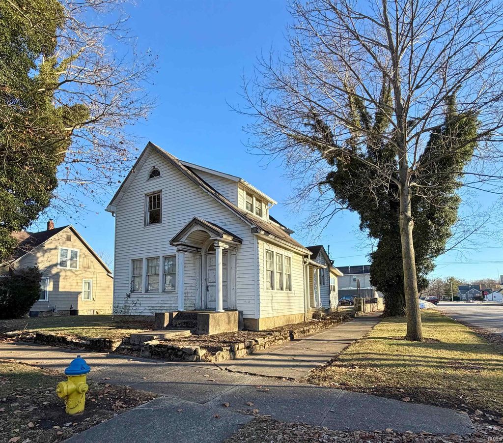 Photo of 301 E 5th Street, Peru, IN 46970 (MLS # 202549601)