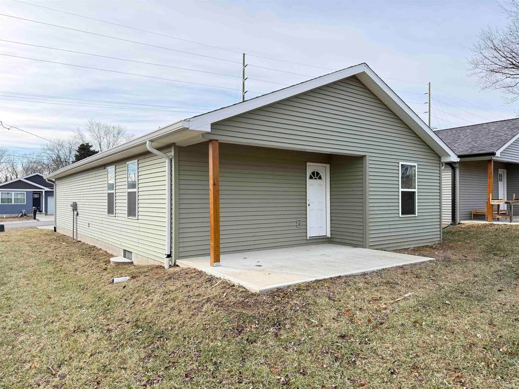 Photo of 1014 E Glezen Street, Petersburg, IN 47567 (MLS # 202602520)