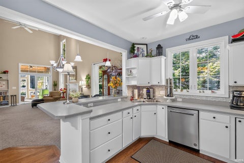 Tiny photo for 1609 S Lake George Drive, Mishawaka, IN 46545 (MLS # 202642401)