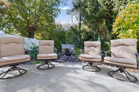 Tiny photo for 1609 S Lake George Drive, Mishawaka, IN 46545 (MLS # 202642401)