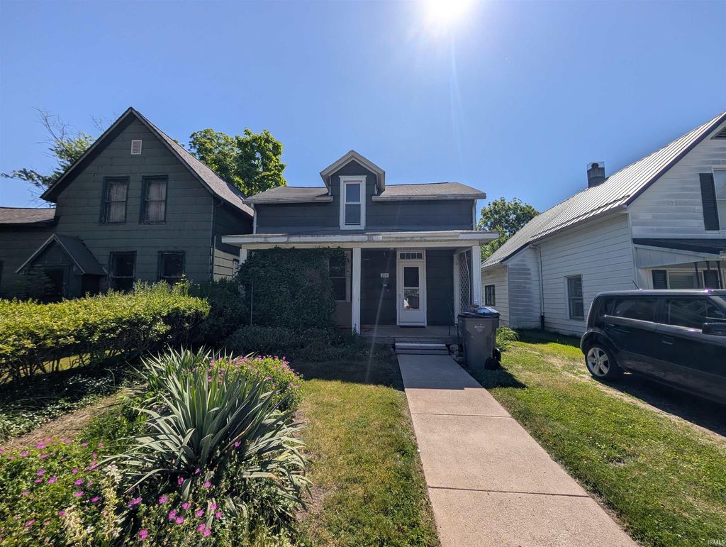 Photo of 218 S 10th Street, Goshen, IN 46528 (MLS # 202621422)