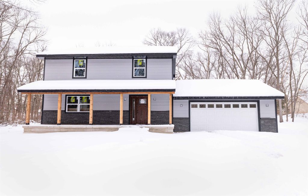 Photo of 51249 Courtyard Lane, Elkhart, IN 46514 (MLS # 202604457)