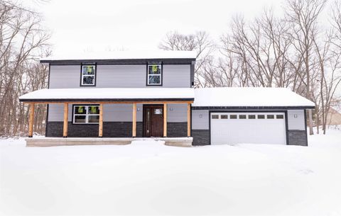 Photo of 51249 Courtyard Lane, Elkhart, IN 46514 (MLS # 202604457)