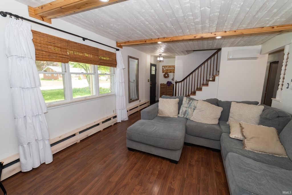 Photo of 22 Shore Manor Court, Bristol, IN 46507 (MLS # 202616227)