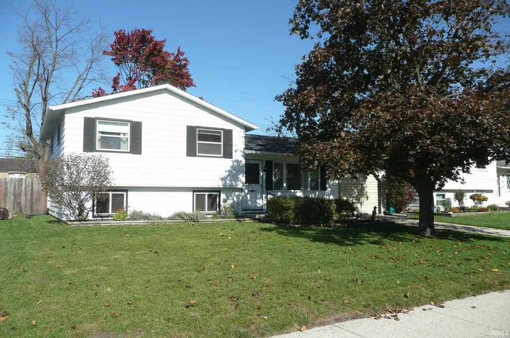 Photo of 2732 Prescott Drive, Mishawaka, IN 46544 (MLS # 202544375)