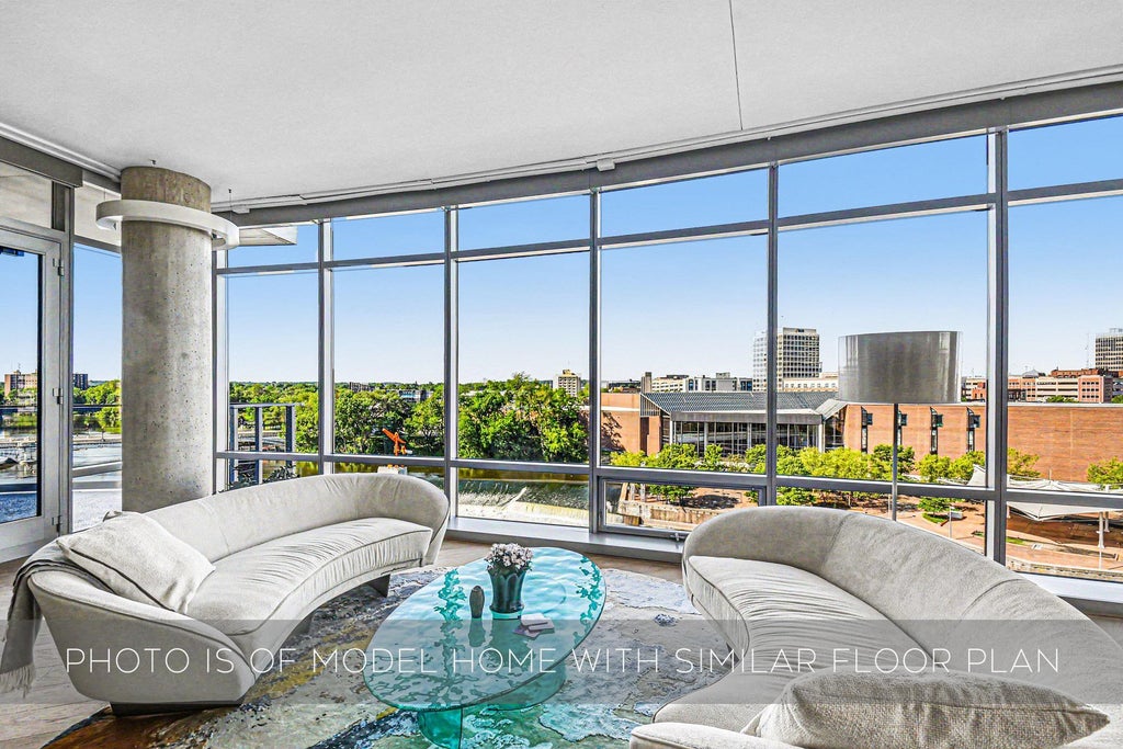 Photo of 312 E Colfax Ave #503, South Bend, IN 46617 (MLS # 202638895)