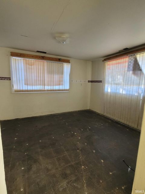 Tiny photo for 530 W Jackson Street, Galveston, IN 46932 (MLS # 202542111)