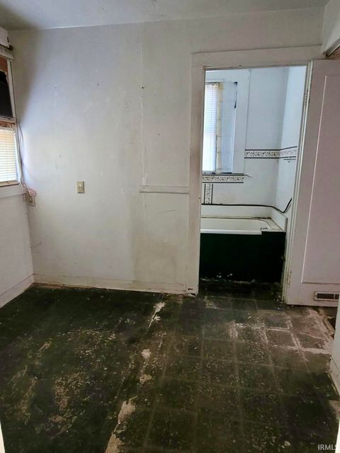 Tiny photo for 530 W Jackson Street, Galveston, IN 46932 (MLS # 202542111)