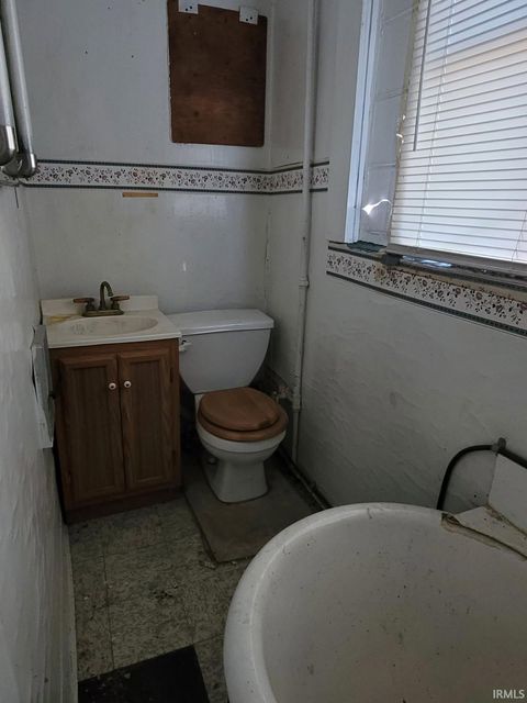 Tiny photo for 530 W Jackson Street, Galveston, IN 46932 (MLS # 202542111)