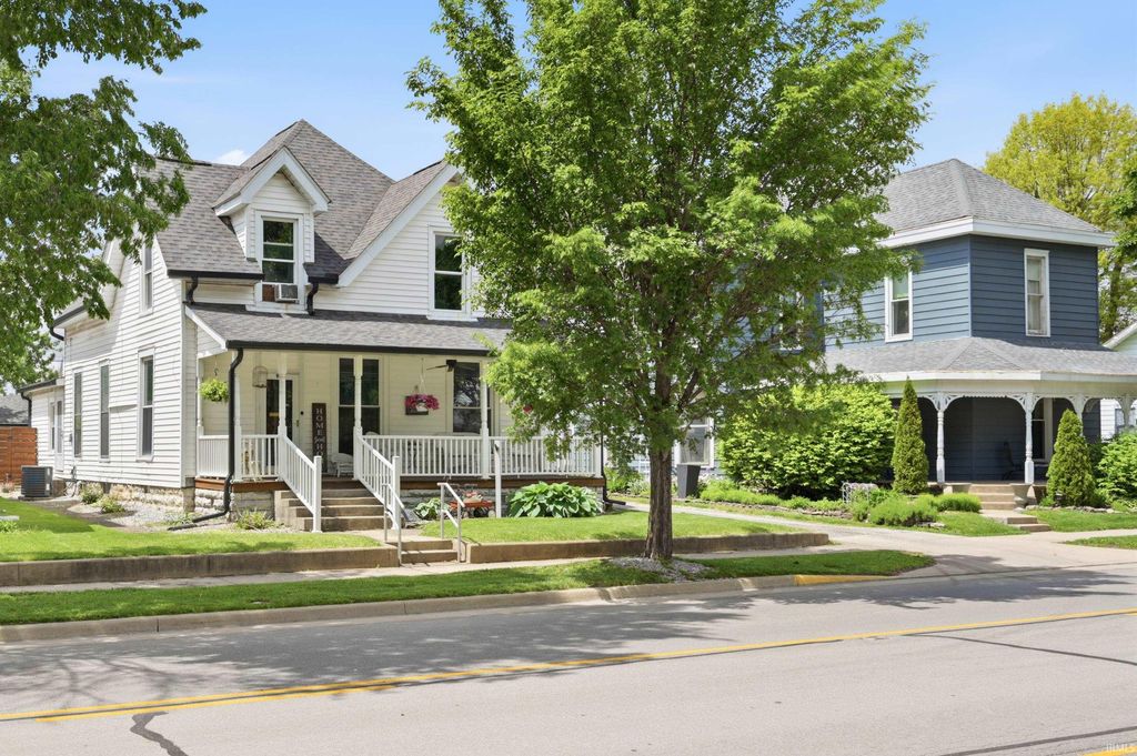 Photo of 917 N Main Street, Rushville, IN 46173 (MLS # 202616608)