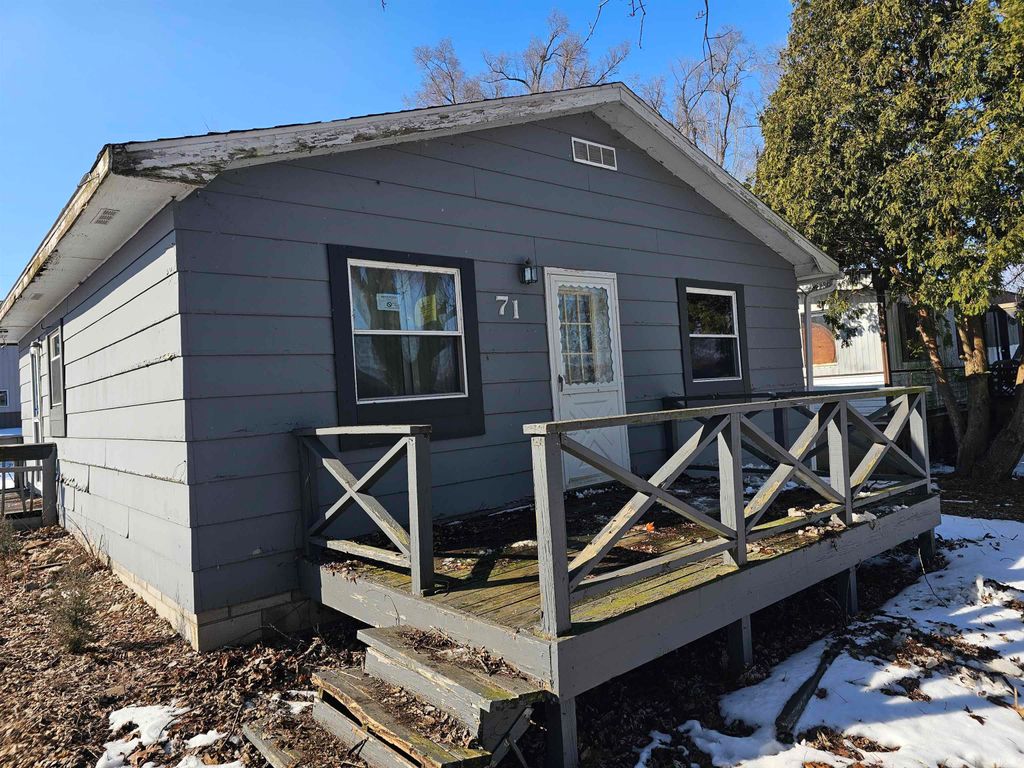 Photo of 71 Ems D24b Lane, Syracuse, IN 46567 (MLS # 202608929)