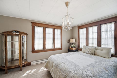 Tiny photo for 305 N Monroe Street, Williamsport, IN 47993 (MLS # 202624320)