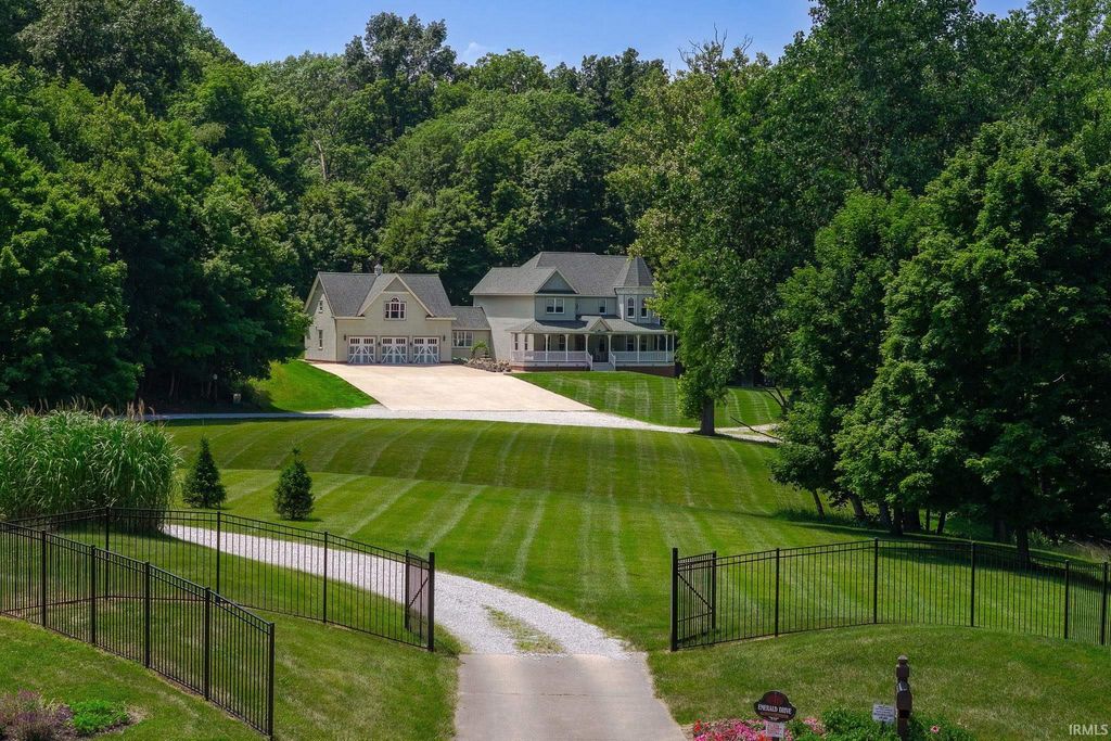 Photo for 818 Emerald Drive, Lafayette, IN 47905 (MLS # 202524606)