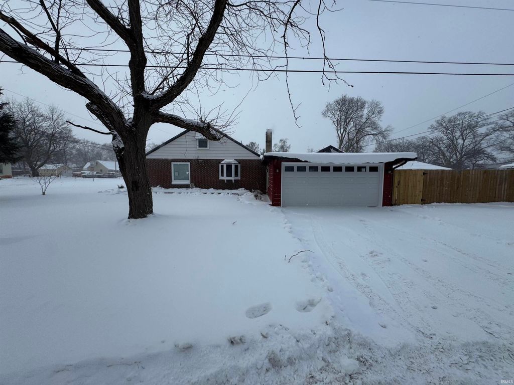 Photo of 145 E Willow Drive, South Bend, IN 46637 (MLS # 202602488)
