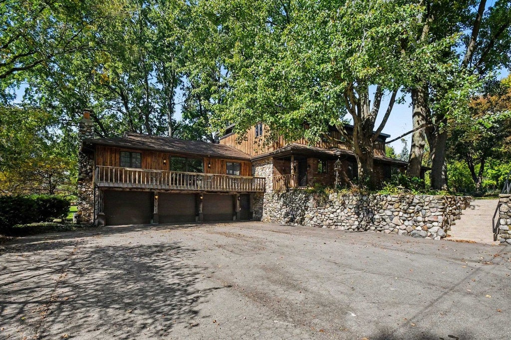 Photo of 15251 Kern Road, Mishawaka, IN 46544 (MLS # 202642996)