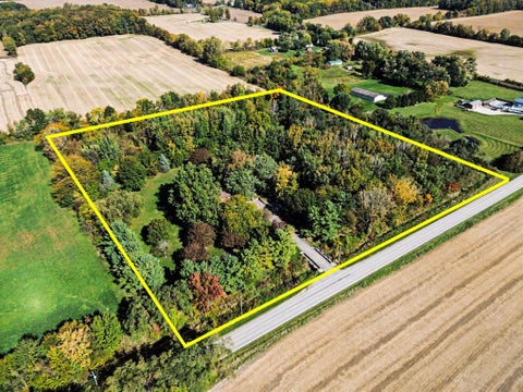 Tiny photo for 15251 Kern Road, Mishawaka, IN 46544 (MLS # 202642996)