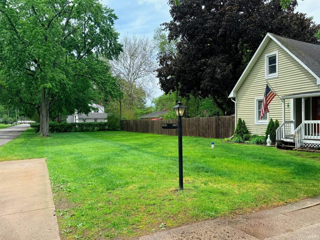 Photo of 19553 Eaton Avenue, South Bend, IN 46637 (MLS # 202619057)