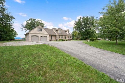 Tiny photo for 5603 Ivy Court, Kokomo, IN 46902 (MLS # 202627086)
