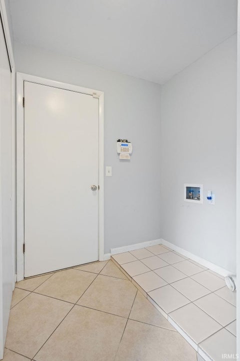Tiny photo for 5603 Ivy Court, Kokomo, IN 46902 (MLS # 202627086)