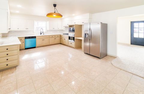 Tiny photo for 1220 Lower New Harmony Road, Mount Vernon, IN 47620 (MLS # 202605718)