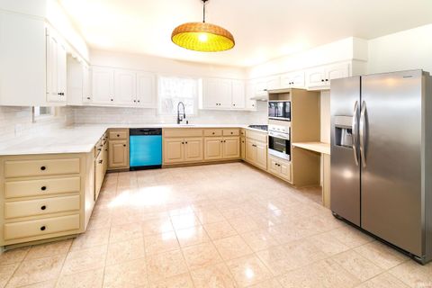 Tiny photo for 1220 Lower New Harmony Road, Mount Vernon, IN 47620 (MLS # 202605718)