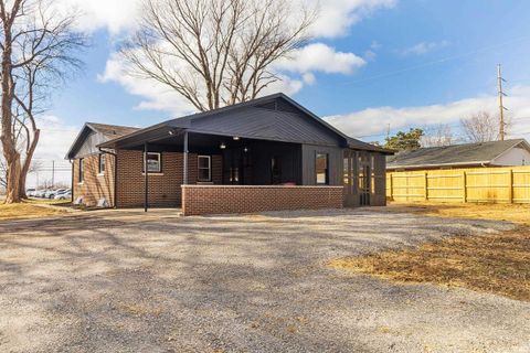 Tiny photo for 1220 Lower New Harmony Road, Mount Vernon, IN 47620 (MLS # 202605718)