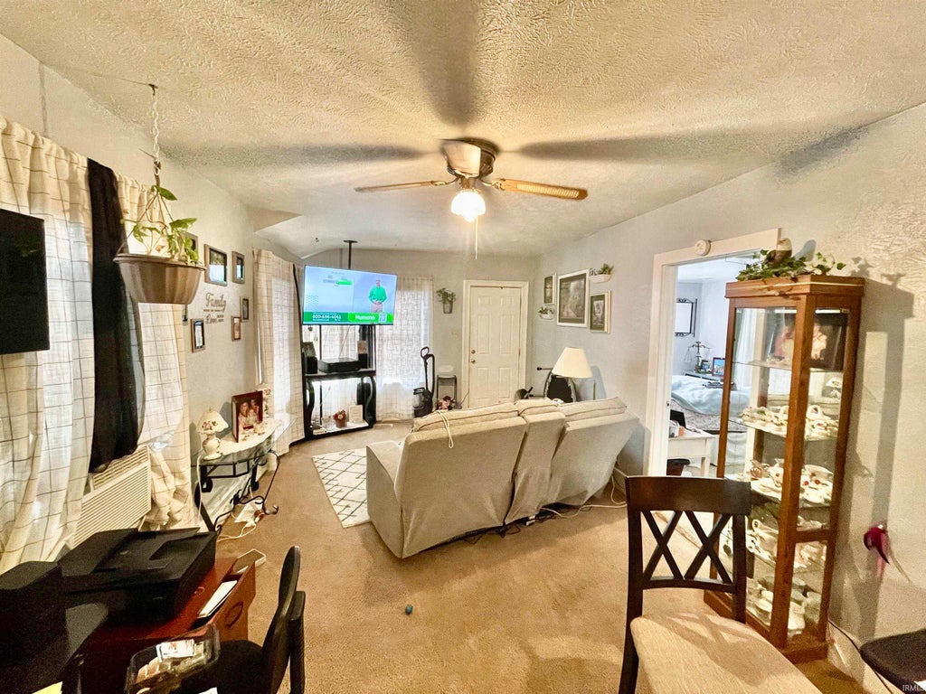 Photo of 1122 W 8Th Street, Mishawaka, IN 46544 (MLS # 202643163)