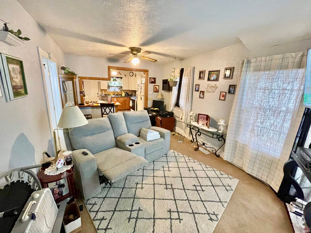 Photo of 1122 W 8Th Street, Mishawaka, IN 46544 (MLS # 202643163)