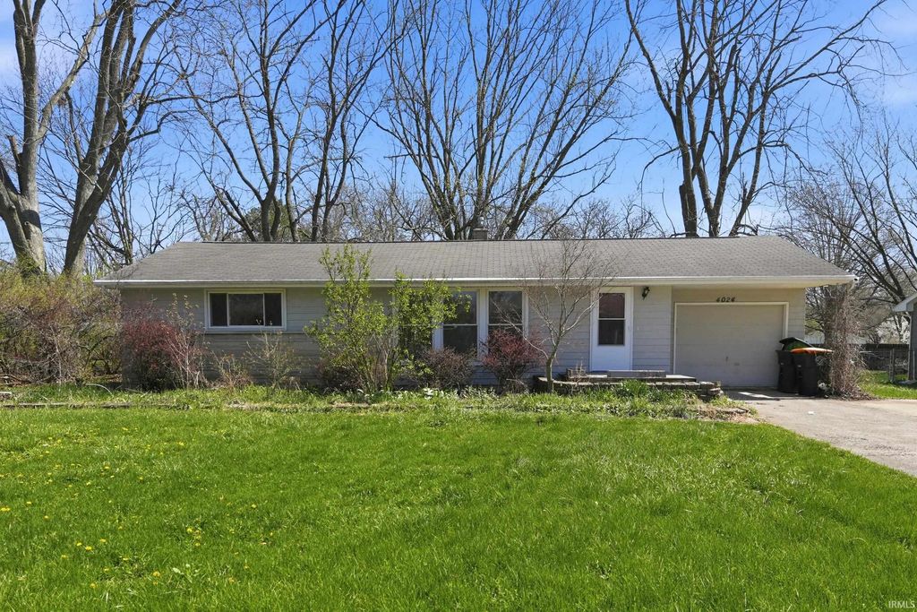 Photo of 4024 OAKLEAF Drive, Fort Wayne, IN 46815 (MLS # 202611935)