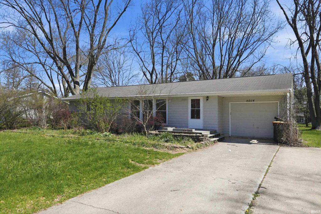 Photo of 4024 OAKLEAF Drive, Fort Wayne, IN 46815 (MLS # 202611935)