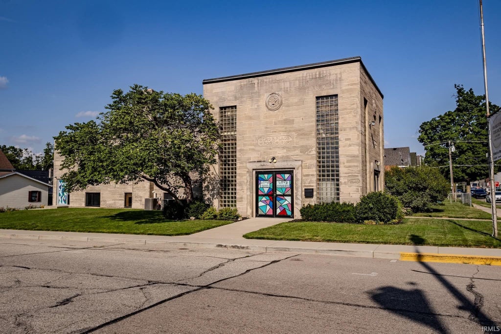 Photo of 202 N Center Street, Bremen, IN 46506 (MLS # 202639740)
