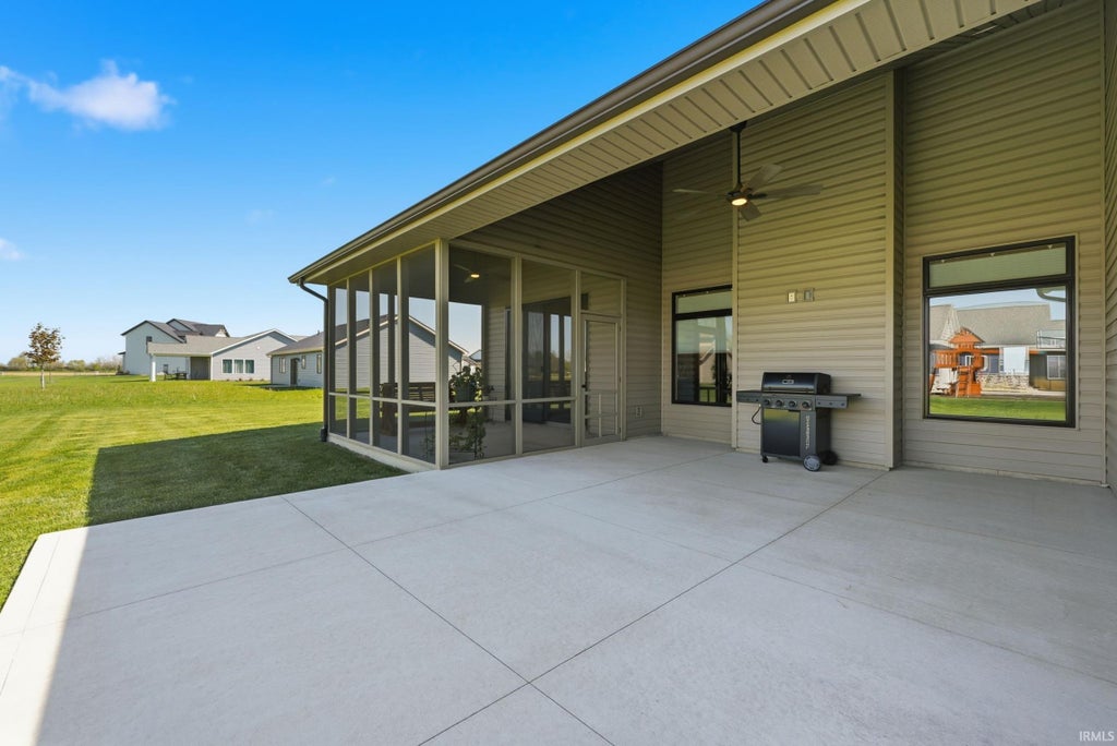 Photo of 408 Cottonwood Court, Markle, IN 46770 (MLS # 202627411)