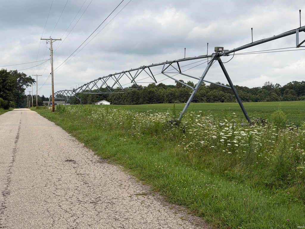 Photo of 4415 N County Line Road, Grovertown, IN 46531 (MLS # 202632981)