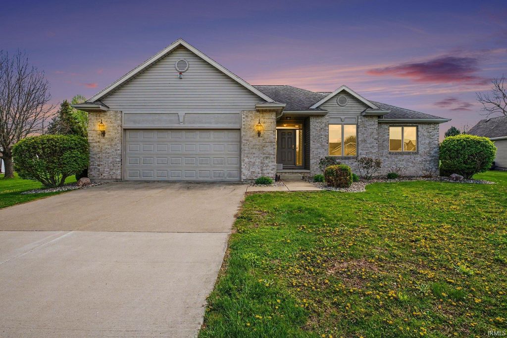 Photo of 236 Tulip Circle, Bremen, IN 46506 (MLS # 202614367)