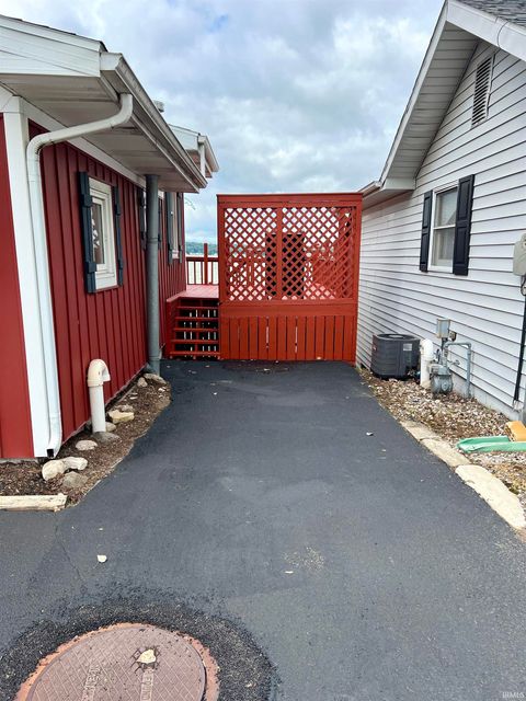 Tiny photo for 3215 Barrett Road, Rochester, IN 46975 (MLS # 202431393)