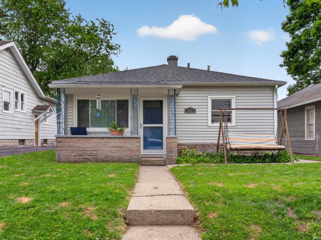 Photo of 1521 W 4th Street, Fort Wayne, IN 46808 (MLS # 202619582)
