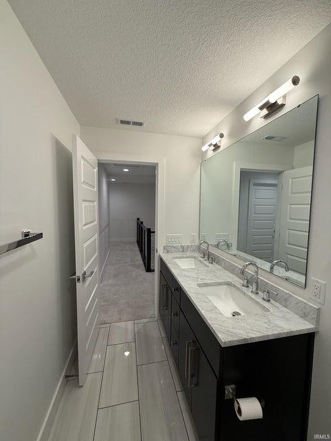 Tiny photo for 575 Sandringham Pass, Fort Wayne, IN 46845 (MLS # 202630474)